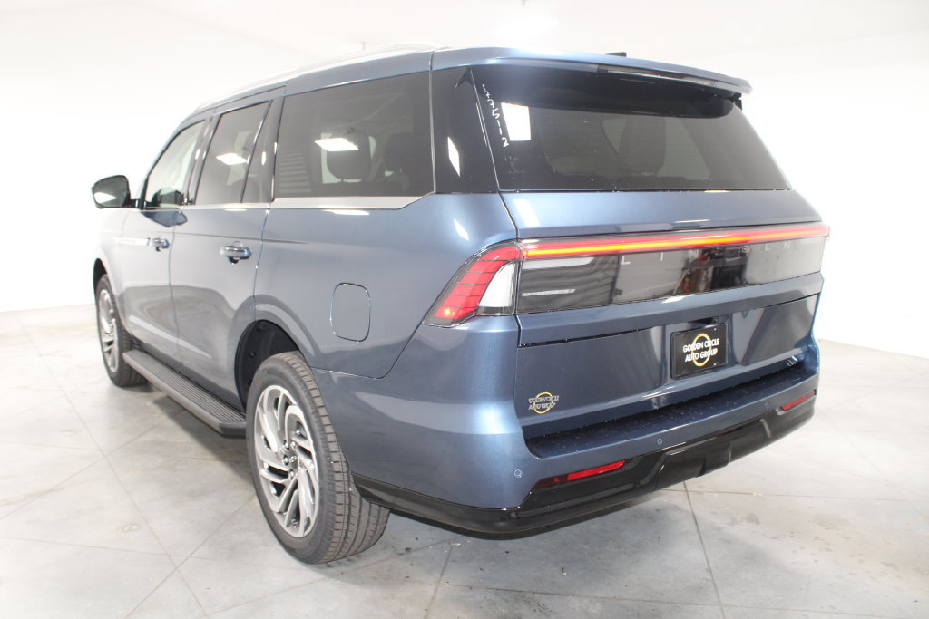 New 2027 Lincoln Navigator Premiere RWD image 6