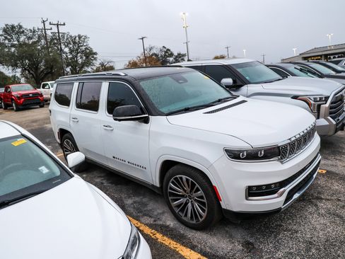 Used 2024 Jeep Grand Wagoneer Series III image 7