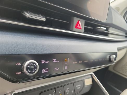 New 2026 Kia Carnival EX image 27