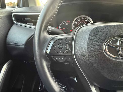 Certified 2022 Toyota Corolla Cross LE image 17