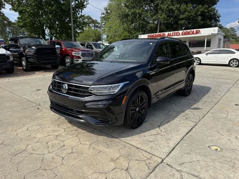 Used 2022 Volkswagen Tiguan SE R-Line AWD/4WD image 1