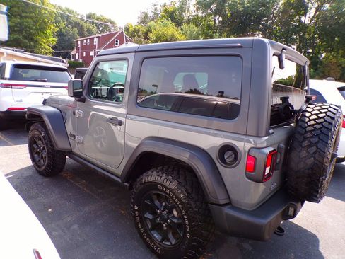 Used 2021 Jeep Wrangler Sport AWD/4WD image 13