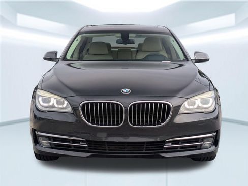 Used 2015 BMW 750Li RWD image 8