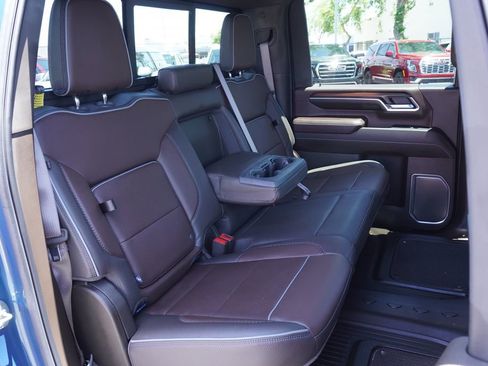 Certified 2025 GMC Sierra 2500 Denali w/ Denali Reserve Package AWD/4WD image 10