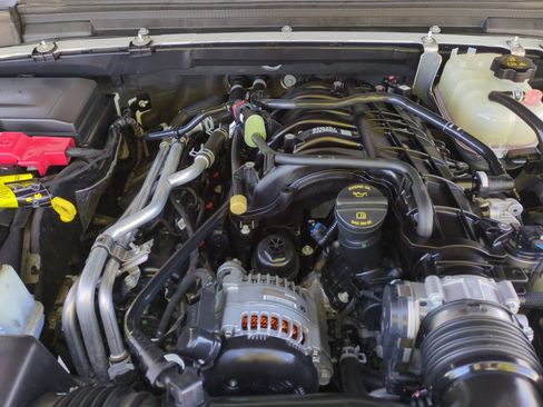 Used 2023 Jeep Gladiator Mojave w/ Cold Weather Group image 22