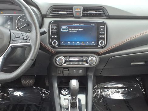 Used 2024 Nissan Versa SR FWD image 15