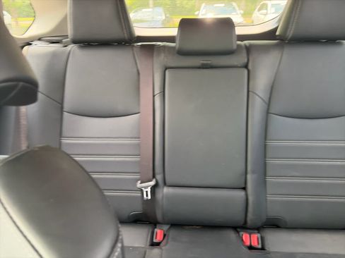 Used 2021 Toyota RAV4 XLE Premium AWD/4WD image 9