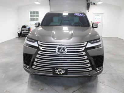 Used 2024 Lexus LX 600 4WD w/ Luxury Package