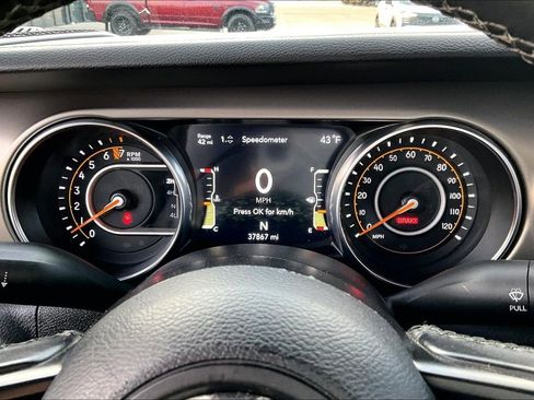 Used 2021 Jeep Wrangler Unlimited Sport w/ Technology Group AWD/4WD image 12