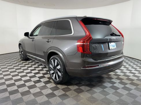 Used 2023 Volvo XC90 T8 Ultimate image 2