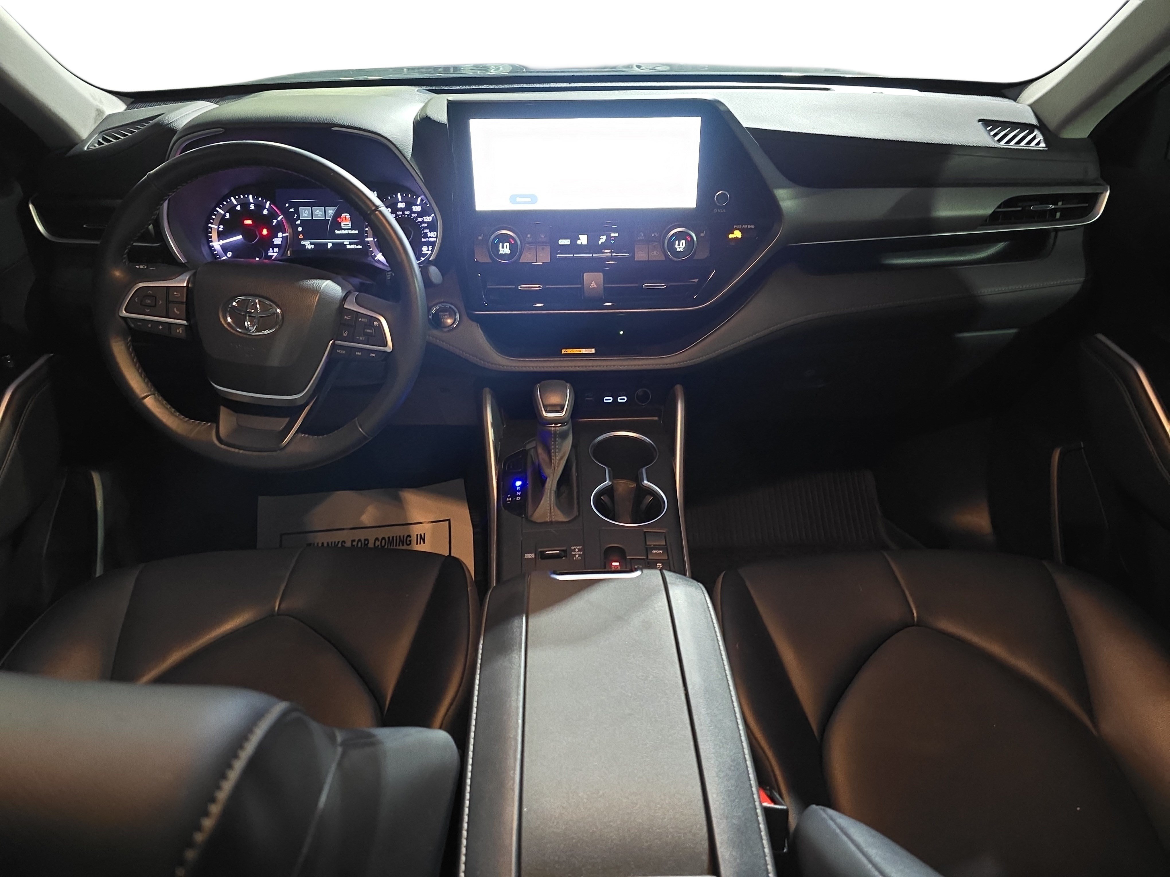 Used 2023 Toyota Highlander XLE FWD image 9