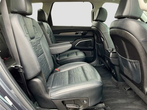 Used 2022 Kia Telluride SX w/ SX Prestige Package image 29