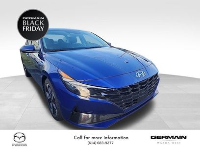 Used 2023 Hyundai Elantra Limited w/ Preferred Accessory Package
