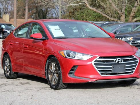Used 2018 Hyundai Elantra SEL image 1