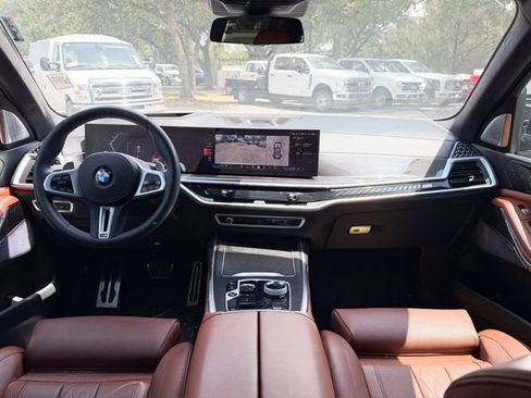 Used 2025 BMW X7 M60i AWD/4WD image 18