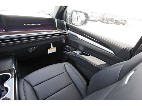 New 2026 Cadillac Escalade 2WD image 10