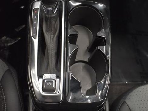 Used 2025 Chevrolet Trax LT w/ LT Convenience Package FWD image 28