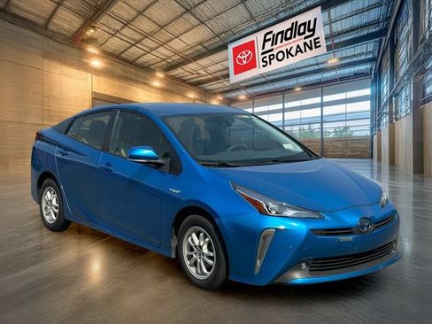 Used 2021 Toyota Prius LE AWD/4WD image 3