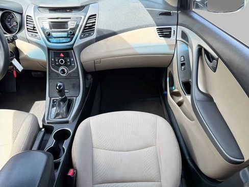 Used 2016 Hyundai Elantra SE image 13