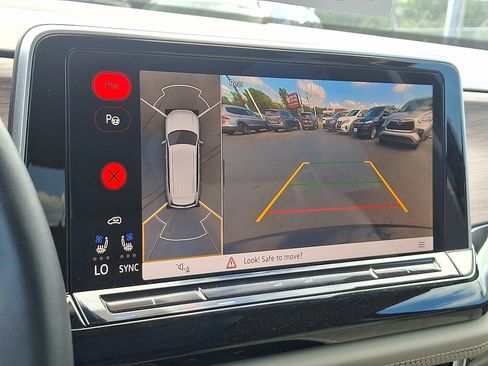 Certified 2025 Volkswagen Atlas SEL Premium R-Line image 18