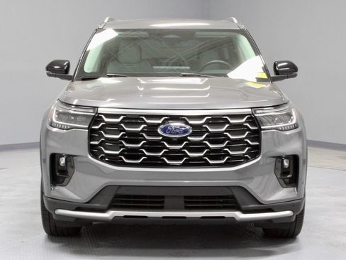 Certified 2025 Ford Explorer Platinum w/ Ultimate Package AWD/4WD image 6
