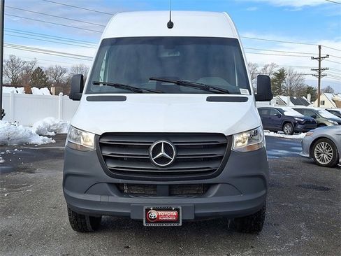 Used 2025 Mercedes-Benz Sprinter 2500 image 2