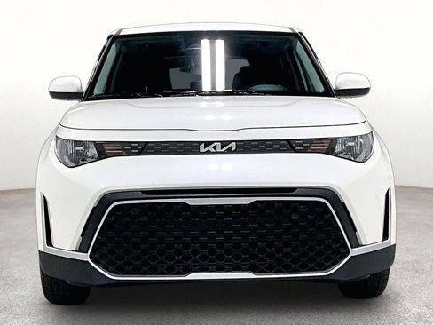 Used 2025 Kia Soul LX FWD image 4