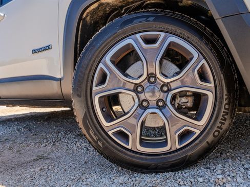 Used 2016 Jeep Renegade Limited image 13