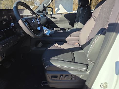 New 2026 INFINITI QX80 Autograph w/ Premium Cargo Package image 4