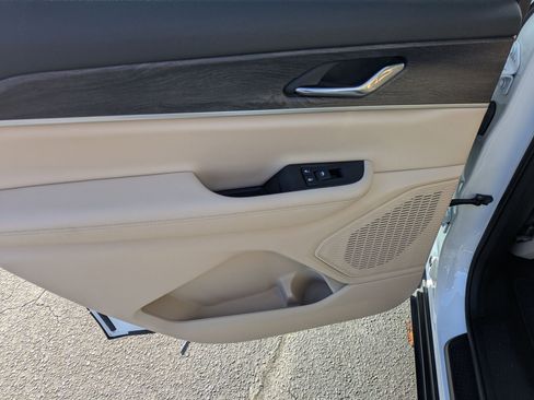 Certified 2024 Jeep Grand Cherokee L Limited image 27