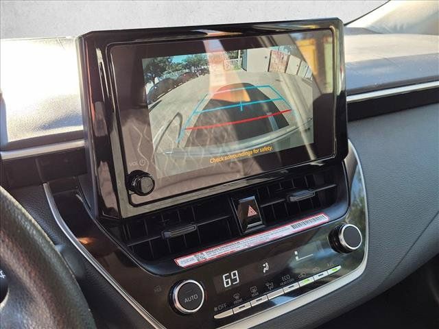 Used 2025 Toyota Corolla LE FWD image 9