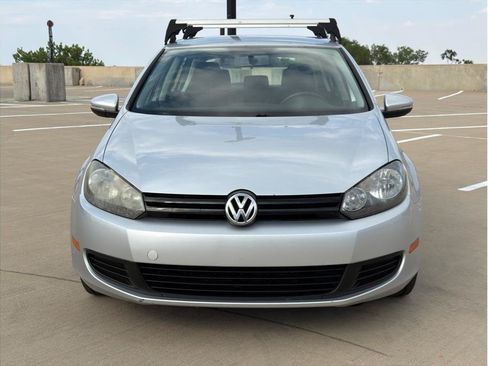Used 2013 Volkswagen Golf 4-Door FWD image 2