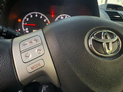 Used 2013 Toyota Corolla LE Special Edition image 27