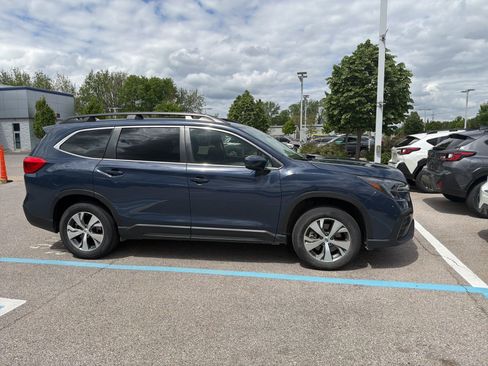 Used 2024 Subaru Ascent Premium w/ Convenience Package AWD/4WD image 10