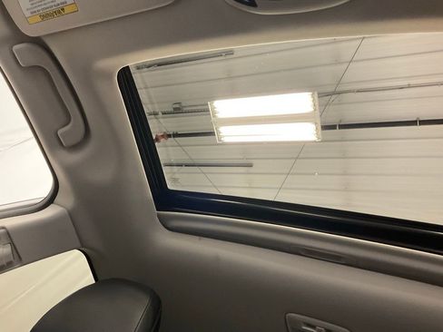 Used 2023 Subaru Outback Touring XT w/ Popular Package #2 image 21