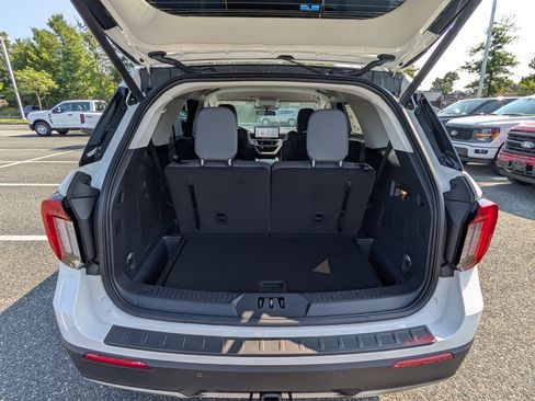 New 2025 Ford Explorer Active w/ Active Comfort Package image 9