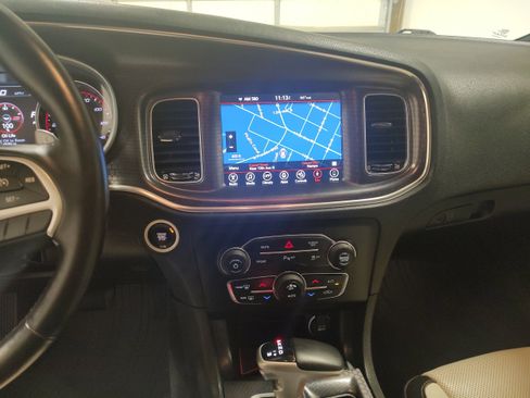 Used 2017 Dodge Charger SXT w/ AWD Plus Group image 7