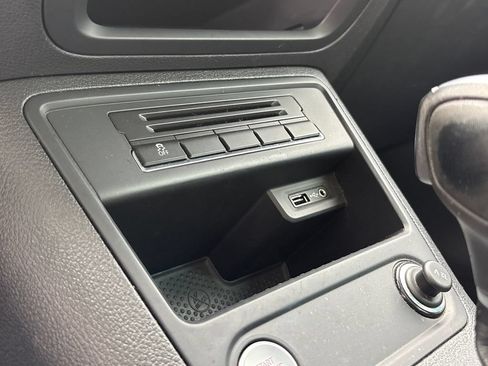 Used 2017 Volkswagen Tiguan SEL AWD/4WD image 16