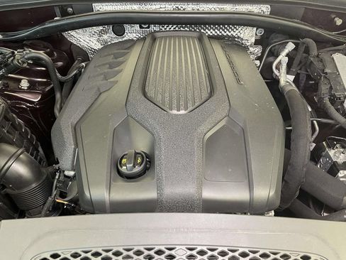 Certified 2023 Porsche Macan AWD/4WD image 24