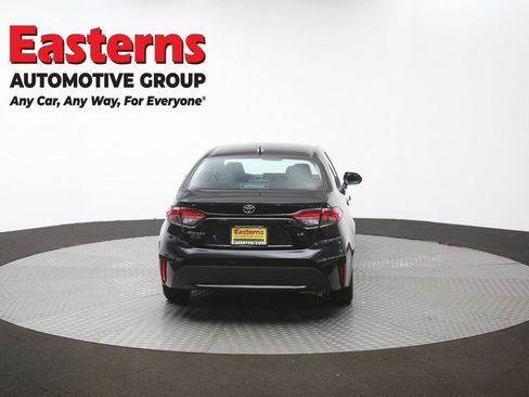 Used 2022 Toyota Corolla LE FWD image 36