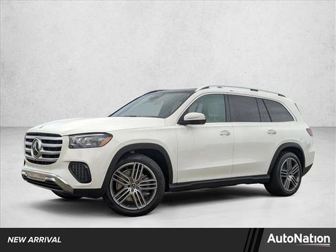 Used 2025 Mercedes-Benz GLS 450 4MATIC image 1