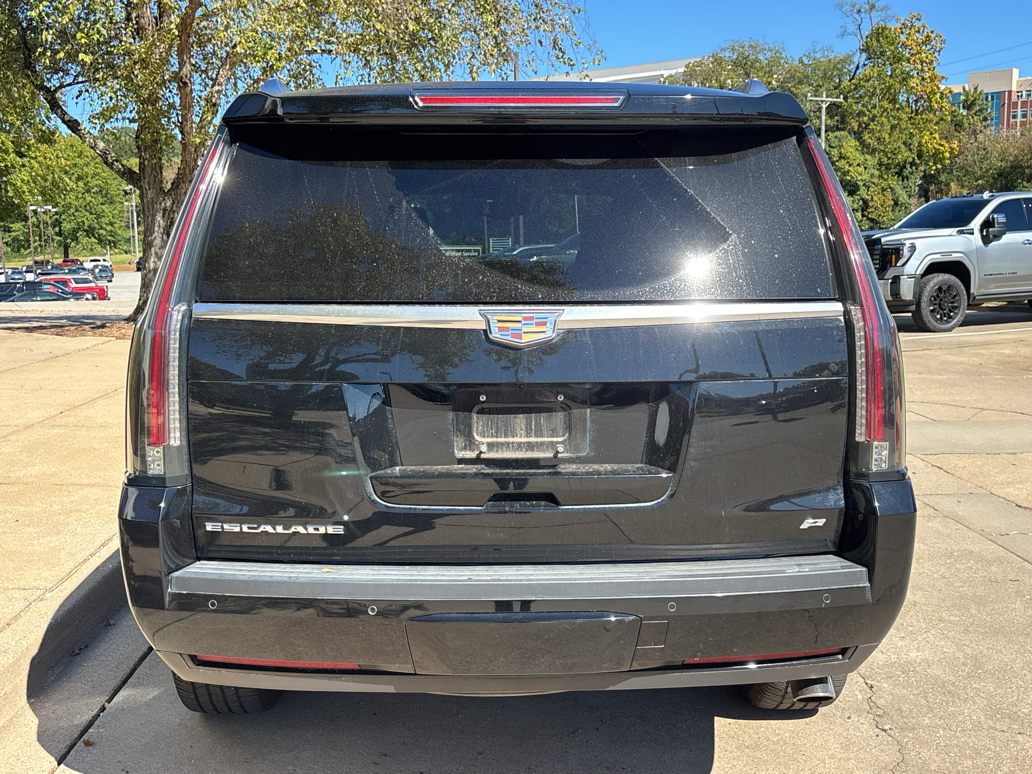 Used 2015 Cadillac Escalade Platinum AWD/4WD image 7