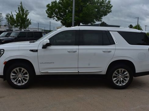 Used 2024 GMC Yukon SLT RWD image 9