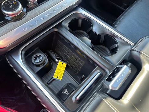 Used 2025 Ford Expedition Platinum image 45