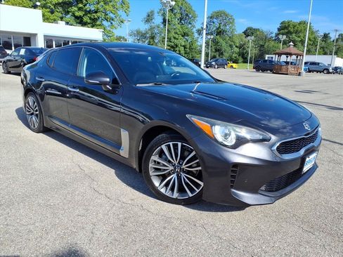 Used 2019 Kia Stinger RWD image 2