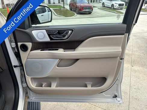 Used 2022 Lincoln Navigator L Reserve image 15