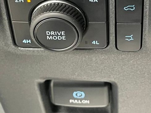 Used 2025 Ford Expedition Max Platinum AWD/4WD image 32