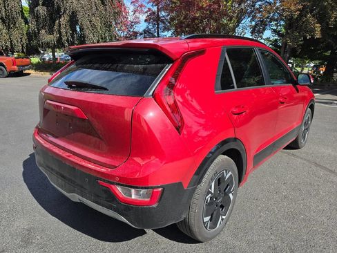 Used 2023 Kia Niro Wind w/ Wind Preserve Package FWD image 4