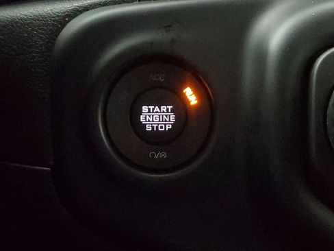 Used 2023 Jeep Gladiator Rubicon w/ Cold Weather Group image 26