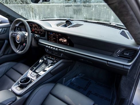 Used 2025 Porsche 911 Carrera image 46